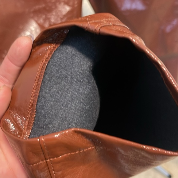 Abercrombie & Fitch- The 90s Straight, Ultra High-Rise, Faux Leather Pants NWOT - Picture 4 of 5